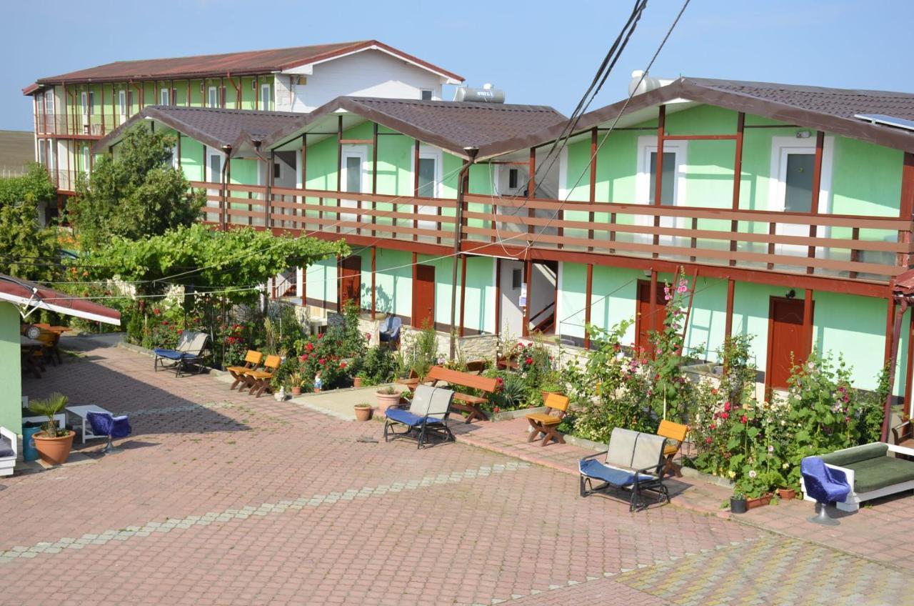 فندق Casa Bucuria كوستِنيست المظهر الخارجي الصورة