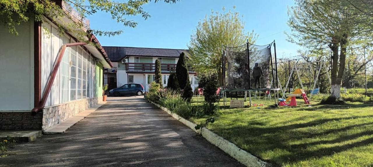 فندق Casa Bucuria كوستِنيست المظهر الخارجي الصورة
